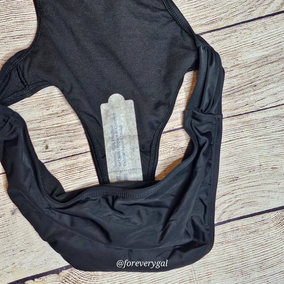 NWT Forever 21 Black Monokini Medium - Picture 2 of 4